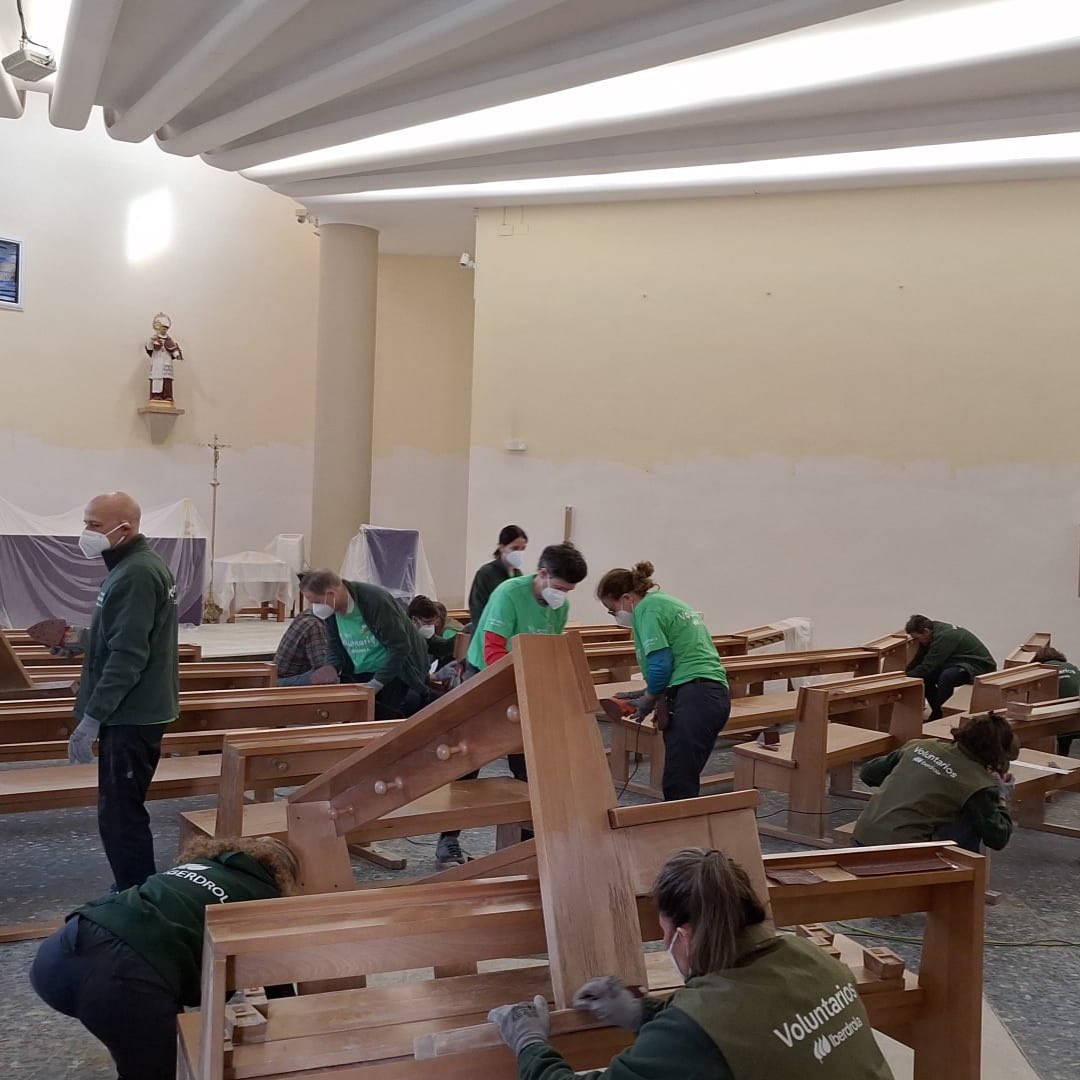 💪🏼✨ Voluntariado con <a href="/iberdrola/">Iberdrola</a> en acción 🎬 

Los voluntarios de <a href="/iberdrola/">Iberdrola</a> restauraron y limpiaron una iglesia en Valencia afectada por la DANA 🫶🏻

🫂 Gracias al trabajo colectivo y al compromiso social, estamos contribuyendo a la recuperación de espacios ⛪️

#AyudamosPersonas