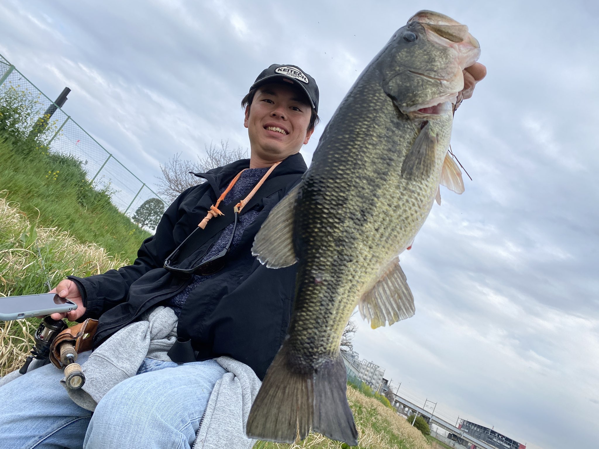 バス釣りオジサン Bass Fishing] Attacking the Gosan River with new lures