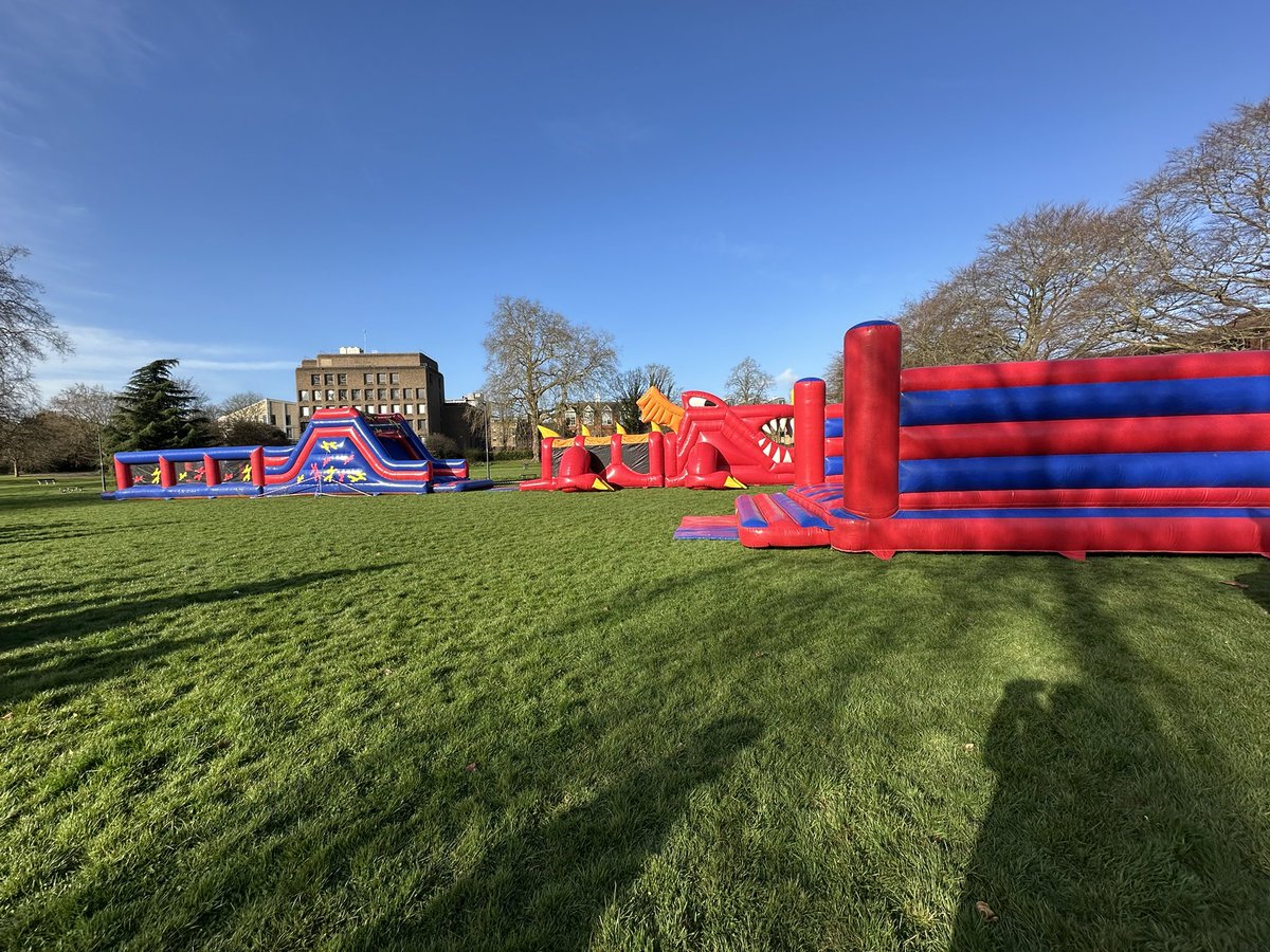 JadeK_BM's tweet photo. There were bouncy castles for kids to enjoy and plenty of free ice cream, refreshments and food. #Maidenhead https://t.co/v68pZGBTUM