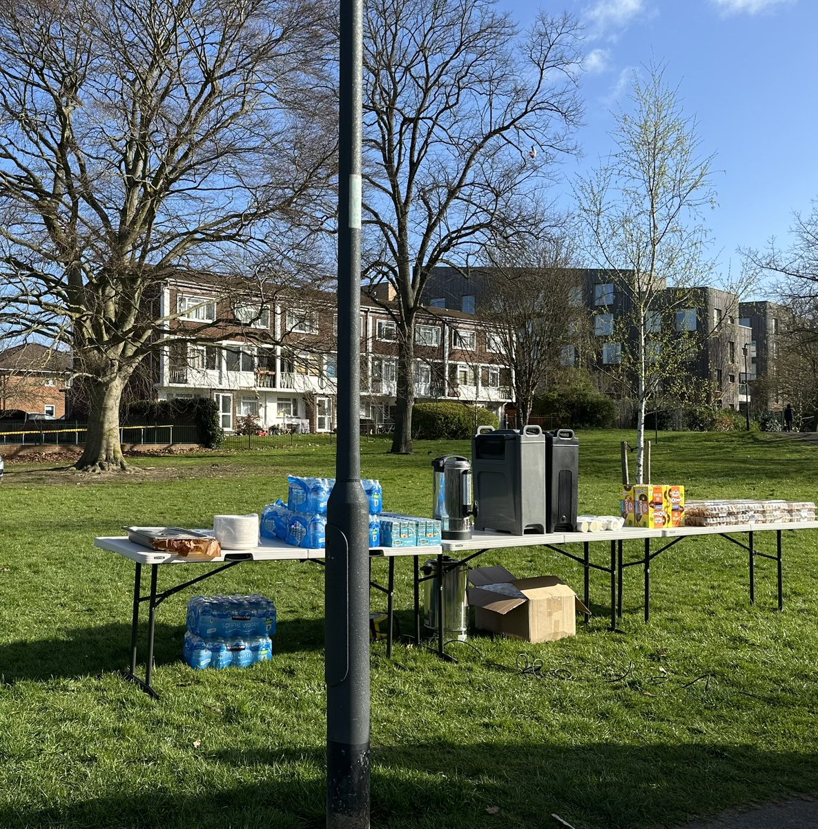 JadeK_BM's tweet photo. There were bouncy castles for kids to enjoy and plenty of free ice cream, refreshments and food. #Maidenhead https://t.co/v68pZGBTUM