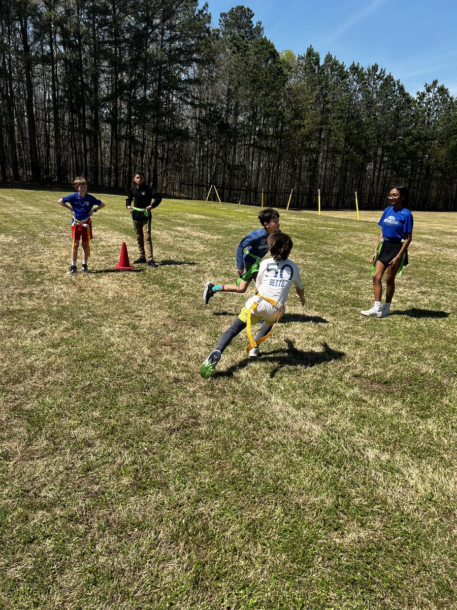 We had a great time Friday teaching future Knights some flag fundamentals at the first ever “Football Field Day” with our football team! Thanks <a href="/CoachAMiller/">Adam Miller</a> and Northwood Elementary for letting us come over and play! <a href="/NorthwoodPTA/">Northwood PTA</a> <a href="/CHSKnightsAth/">Centennial Knights Athletics</a> <a href="/TreyHensonHBC/">Trey Henson</a>
