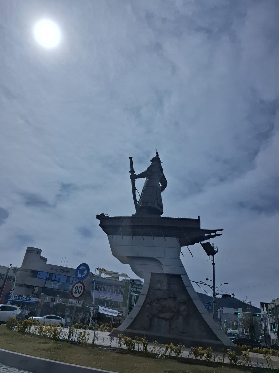gracehwang1970's tweet photo. 전남 여수 이순신 장군
#yeosu #visitkorea2025 #국태민안 #國泰民安 #윤석열대통령복직 #탄핵기각 #탄핵각하 https://t.co/oDzVlg2FUw
