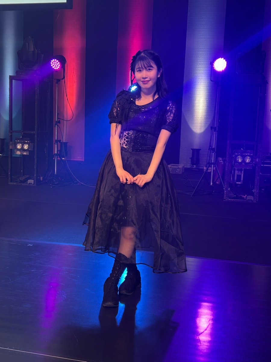 manatsu_muraBW's tweet photo. 「DIALOGUE+WITH vol.2」ありがとうございました！！
ライブも行ったことあるTHE KEBABS さんとの対バン！！！
めちゃくちゃ熱かったー！暑かったー！

客席からの登場サプライズどうでした？😏
新鮮で楽しかったー！！

Pと写真撮ってもらった🤳
#ダイアローグ https://t.co/0g4cd8yjDj