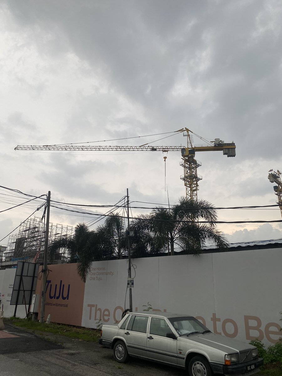 Alhamdulillah, program berbagi takjil di Kuala Lumpur pada hari terakhir bulan suci Ramadhan ini dilaksanakan di Kampung Setia Jaya dan Selayang. Terima kasih kami sampaikan kepada Ust. Dr Hidayat Nurwahid atas perhatiannya kepada warga negara Indonesia di Malaysia.