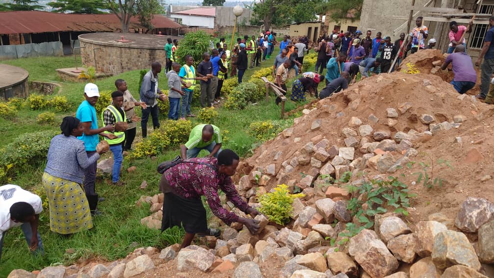 cnjkinyinya's tweet photo. Tariki ya 29/03/2025 ubwo hasozwaga ukwezi kwa Werurwe Urubyiruko rw'abakorerabushake bo muri kINYINYA Sector  mu Kagali ka Murama ,twakoze umuganda usoza uko kwezi 
@CityofKigali @Gasabo_District @RYVCP_Gasabo @GasoreTheoneste @KARANGWASewase @Muhateric https://t.co/9mFY8lHxvl