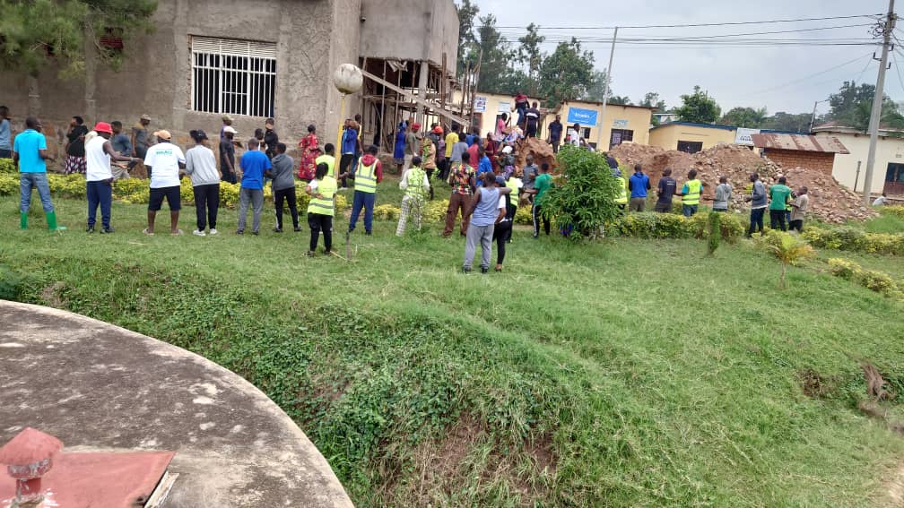 cnjkinyinya's tweet photo. Tariki ya 29/03/2025 ubwo hasozwaga ukwezi kwa Werurwe Urubyiruko rw'abakorerabushake bo muri kINYINYA Sector  mu Kagali ka Murama ,twakoze umuganda usoza uko kwezi 
@CityofKigali @Gasabo_District @RYVCP_Gasabo @GasoreTheoneste @KARANGWASewase @Muhateric https://t.co/9mFY8lHxvl