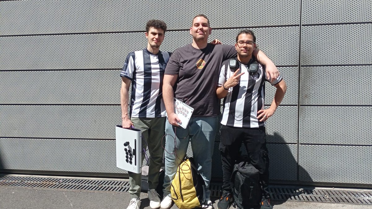 Hoy seguimos en nuestra run de #Tekken Canarias

Tenemos a <a href="/AdrrnnCopito/">DM | Copito</a> <a href="/pwayne2288/">DM | Pwayne</a> y <a href="/Oracle_Javier/">DM | Oracle_99</a> en el torneazo organizado por <a href="/TecnoconES/">TecnoCON</a> 

A ver si hay suerte y sumamos otra victoria. Ánimo equipo!!!!

#WeAreDreamMakers 🤍🖤