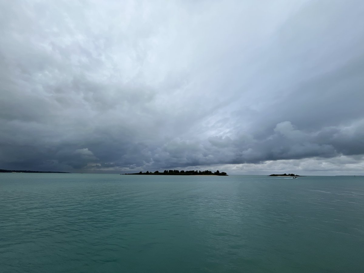 宮古島に1年半ぶりにきたらずっと雨😭