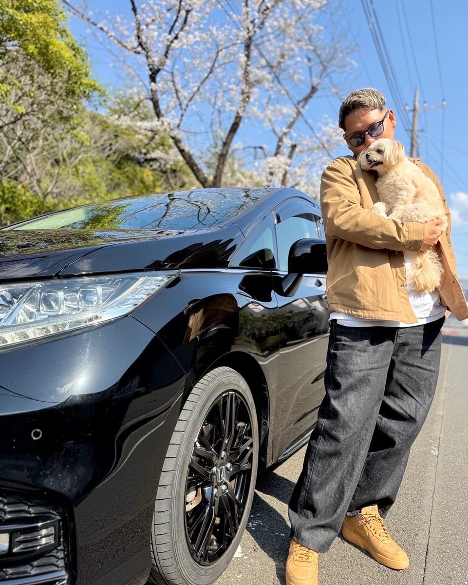 Anarchy_fate's tweet photo. ガチで仕入れる。ゆるく話せる。
ちゃんとしてるけど、話しかけやすい車屋です。

名前は「きなこ店長とりょーた」。
関東中心にオークション代行・買取・保険などやってます。

軽自動車から“ちょっといい車”まで、
ご希望に合わせてぴったりの一台、仕留めにいきます。

仕事は千葉、地元は墨田区、今は埼玉。
ご縁があればぜひ。

相談だけでも大歓迎です。DMお気軽にどうぞ！

#中古車 #車探し #きなこ店長 #軽自動車  
#関東カーライフ #犬のいる生活 #家族と車と僕