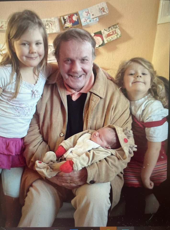 _Eleanor_berry_'s tweet photo. Rest peacefully grandad ❤️.. your smile lit the room. Hope you’re having a cream cake and a coffee wherever you may be. Rest easy xx https://t.co/n0IS3dyzUn