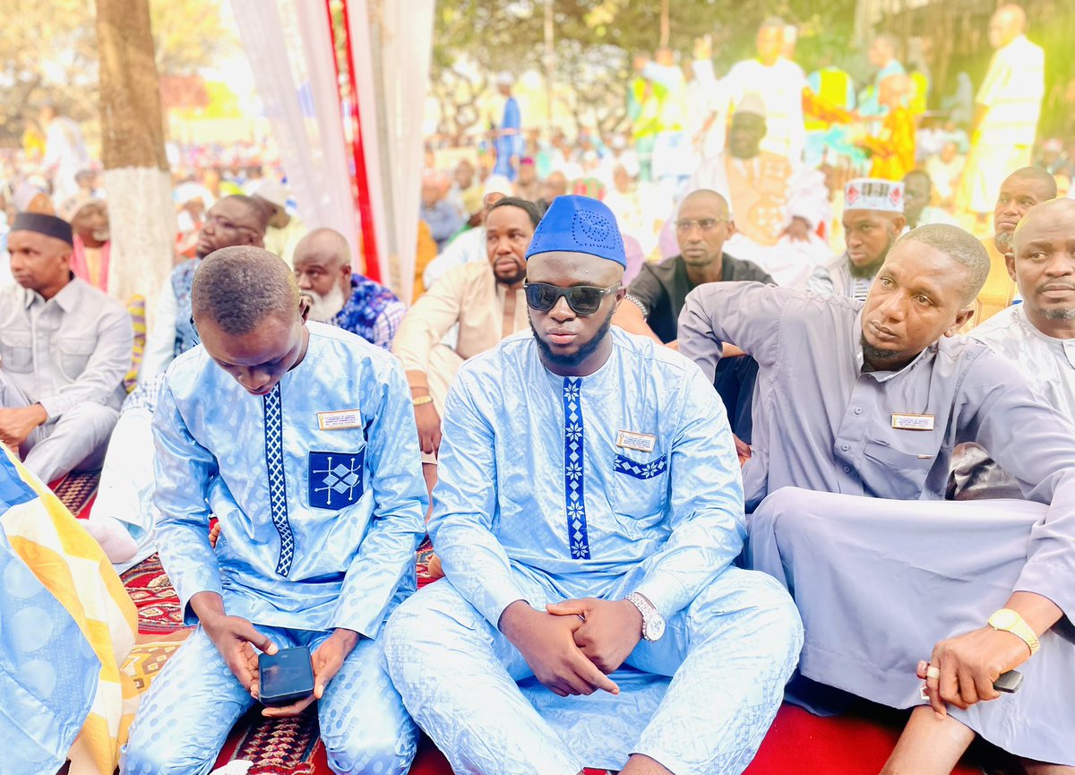 AKSy73's tweet photo. Excellente fête à la communauté musulmane de Guinée et du monde puisse le seigneur dans sa miséricorde accepte nos prières et apaise le cœur de tous les guinéens ,une pensée à nos devanciers qui ne sont plus de ce monde Dieu leurs pardonnent 🙏🏾😣.  
Aid EL fitr 👍🏿. https://t.co/KCfEIQP8dv