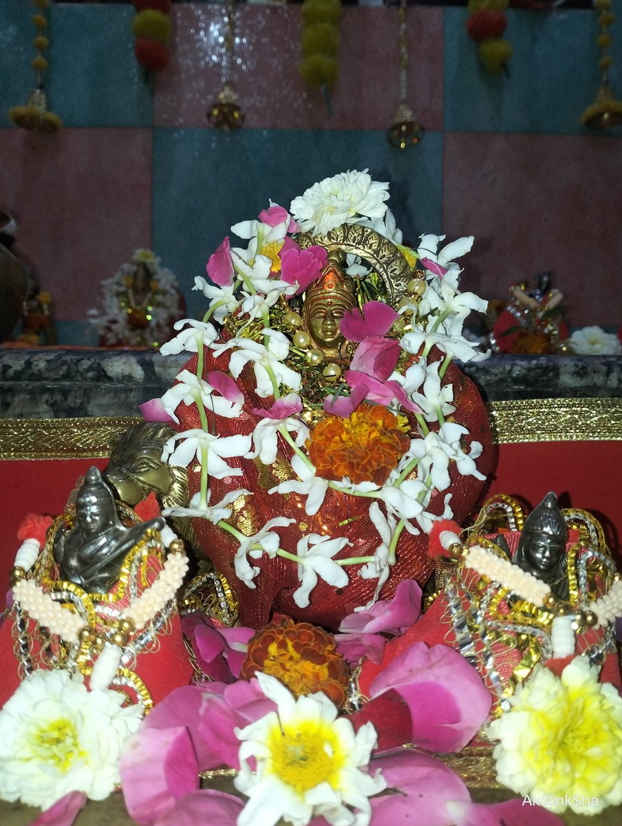 Wanheda97531's tweet photo. Shubh navaratri 🙌
Pratham Navratri maa ka shringaar
💕🌺🔱🙌
#jaimaadurga #JaiMataDi https://t.co/s3NPyBFrwh