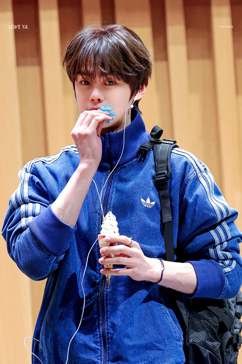 250323
꽃강아지✿

#김규빈 #KIMGYUVIN #ギュビン
#제로베이스원 #ZEROBASEONE #ZB1