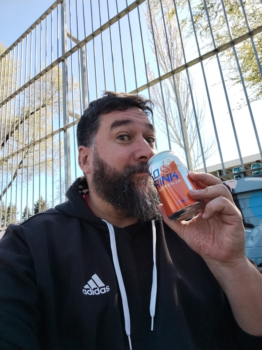 jorgebarcala17's tweet image. Mi finde: Basket, sol, limpieza, papeleos y cuidado personal. #NotBad