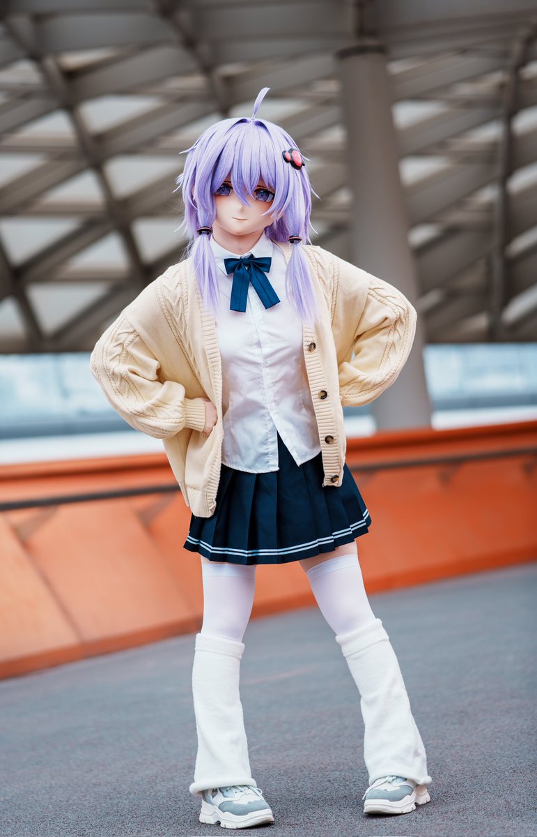 第一次拍kig外景
憨憨小可爱缘酱😚
出门的时候好紧张😖
路上的行人好多，还被路过的小孩问是不是机器人😝
📷:<a href="/HsienYueh/">弦乐</a> 
#kigurumi #着ぐるみ #結月ゆかり