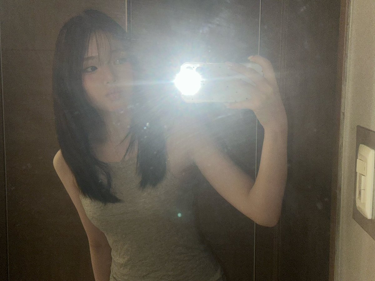 [#보은]

ㅎㅅㅎ

#CLASSy #클라씨
#BOEUN