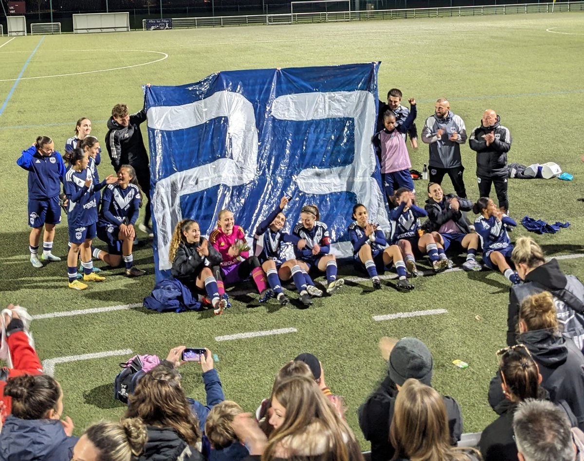 MBIDF's tweet image. Le FCGB qu'on aime...
Merci à tous ceux qui ont fait de ce déplacement une fête. Bientôt 10 ans que nous suivons cette section féminine, c'était un bonheur de la retrouver !
#PresquePartoutPresqueToujours