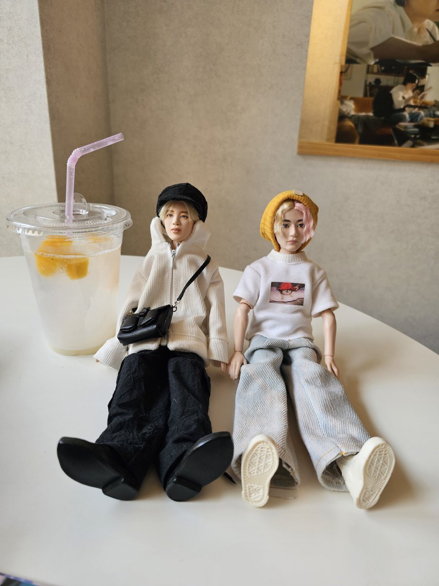 bangtan0613luv's tweet photo. 今日は急遽ウリカフェへ☕
そこで共通のフォロワーさんのいるハコちゃん@hacomam_17 とお友達になりました😊少しの時間だったけど色々お話出来ましたそして私は新しいマテルちゃんをお迎えしました😍
 #マテルドール
 #uricafe https://t.co/kB44CbhH1H