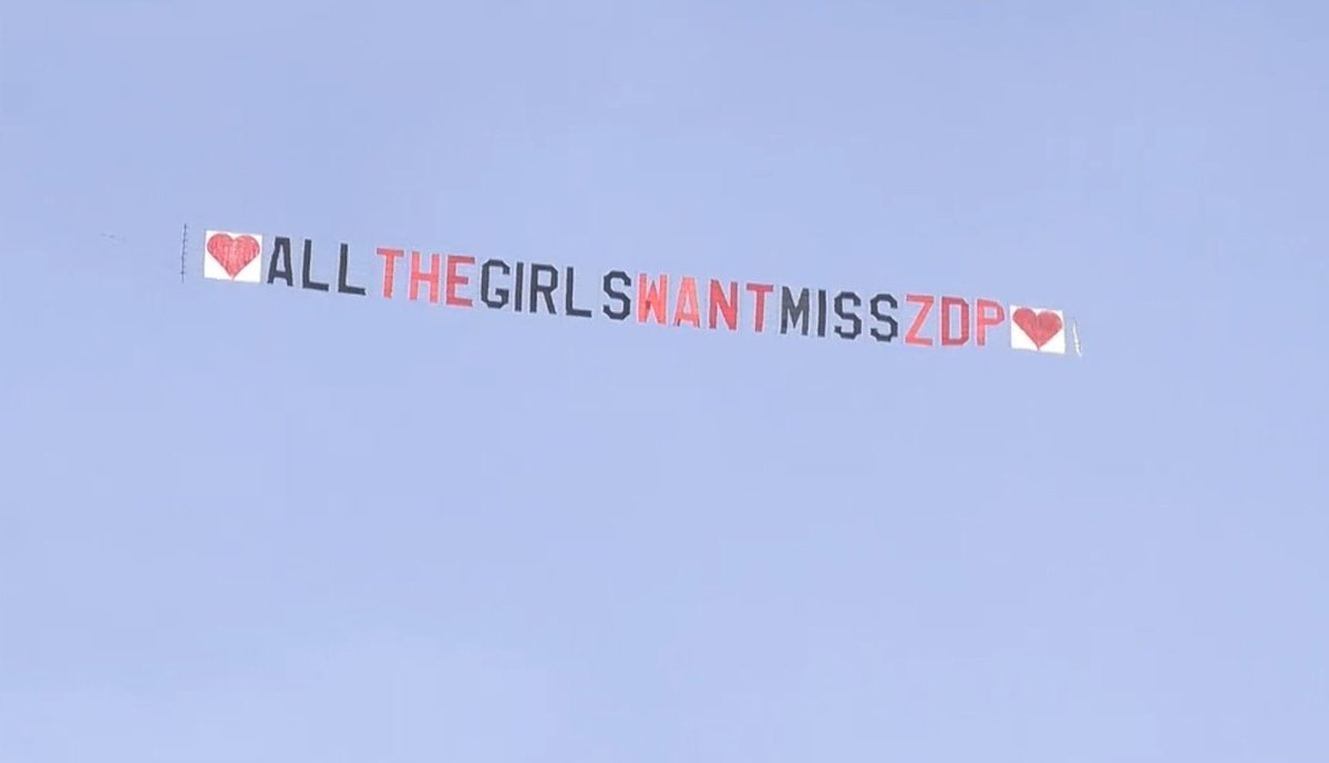 muwfcwbb's tweet photo. the first plane                           the last plane https://t.co/Jr7wcqBt1o