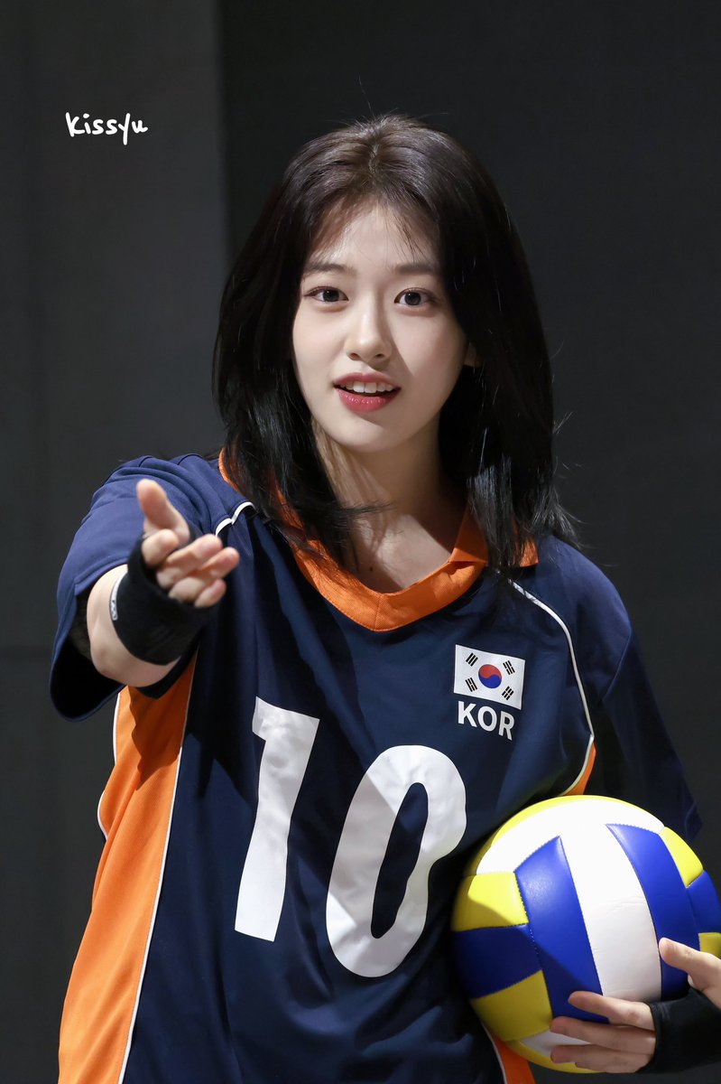 kissyu_901's tweet photo. 250330 sw 🏐

#ANYUJIN #안유진 #IVE #아이브  #ユジン https://t.co/M6YA83gJnc