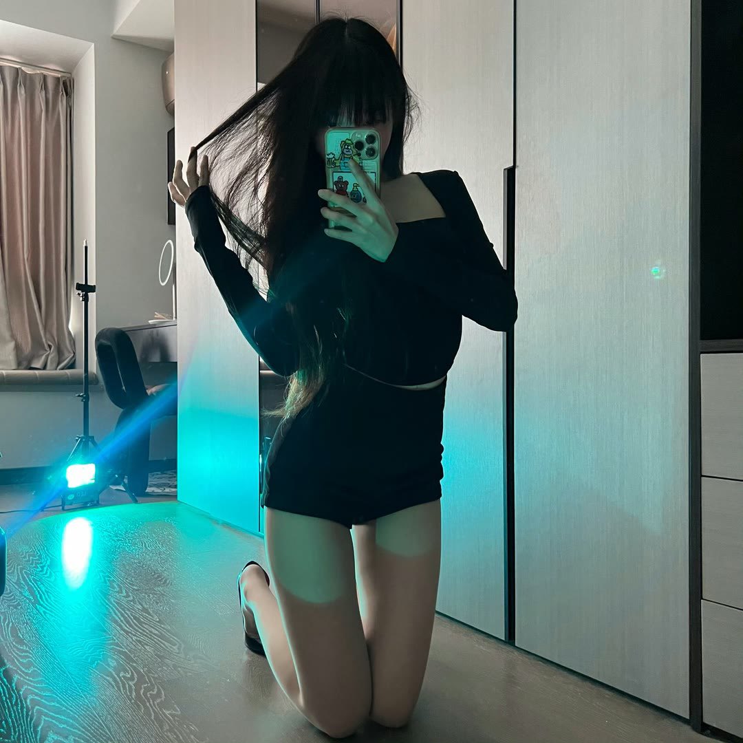 来姐姐家里玩，姐给你跳个脱衣舞 https://t.co/EjtpkOBh4G