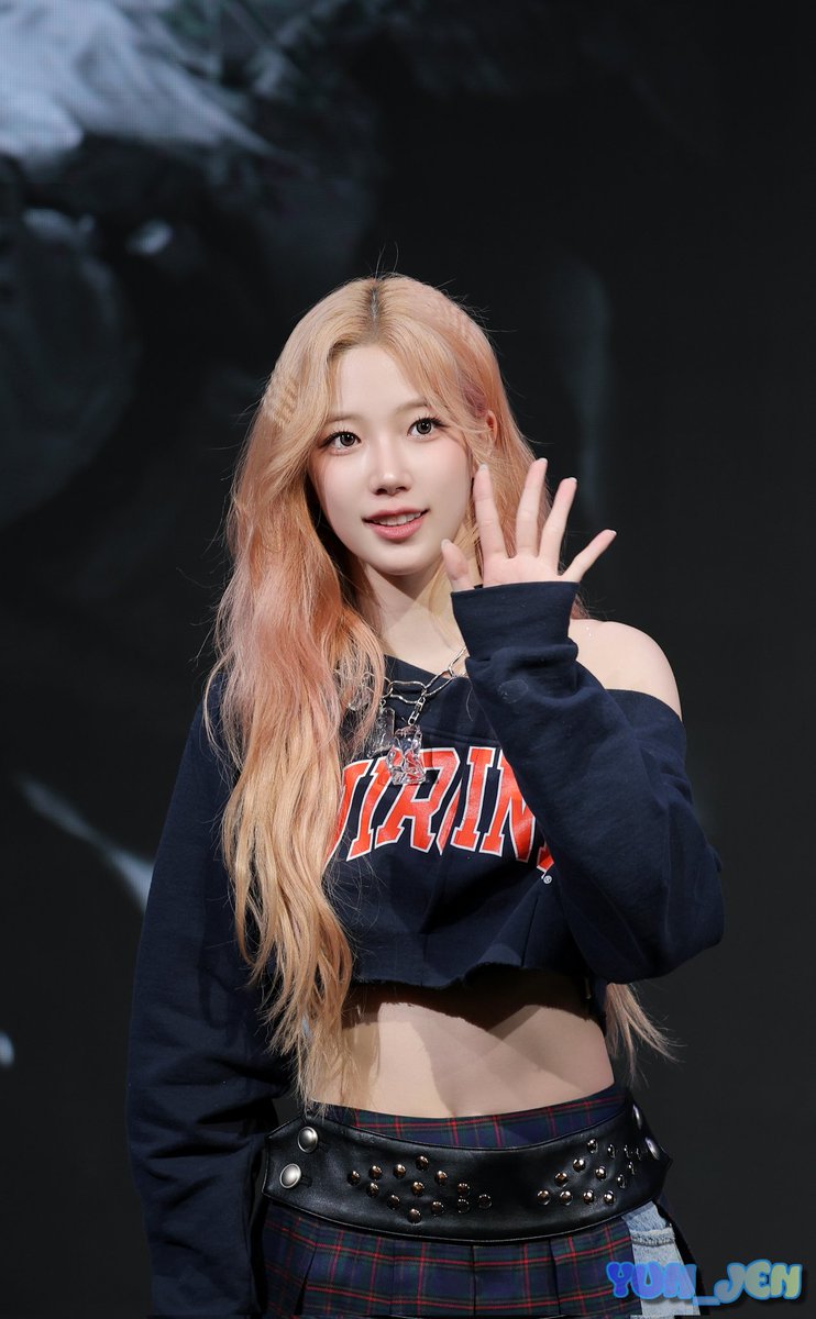 250329 르세라핌 미팬

르세라핌 LESSERAFIM
김채원 사쿠라  허윤진 카즈하 홍은채