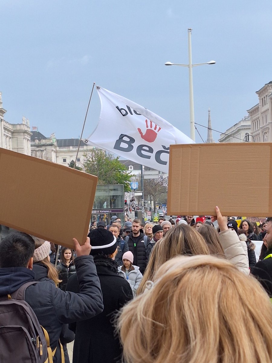 "Jedan Svet, jedna Borba"

Solidaritätskundgebung für die protestierenden Studierenden und Bürger*innen in #Serbien am Platz der Menschenrechte in #Wien.