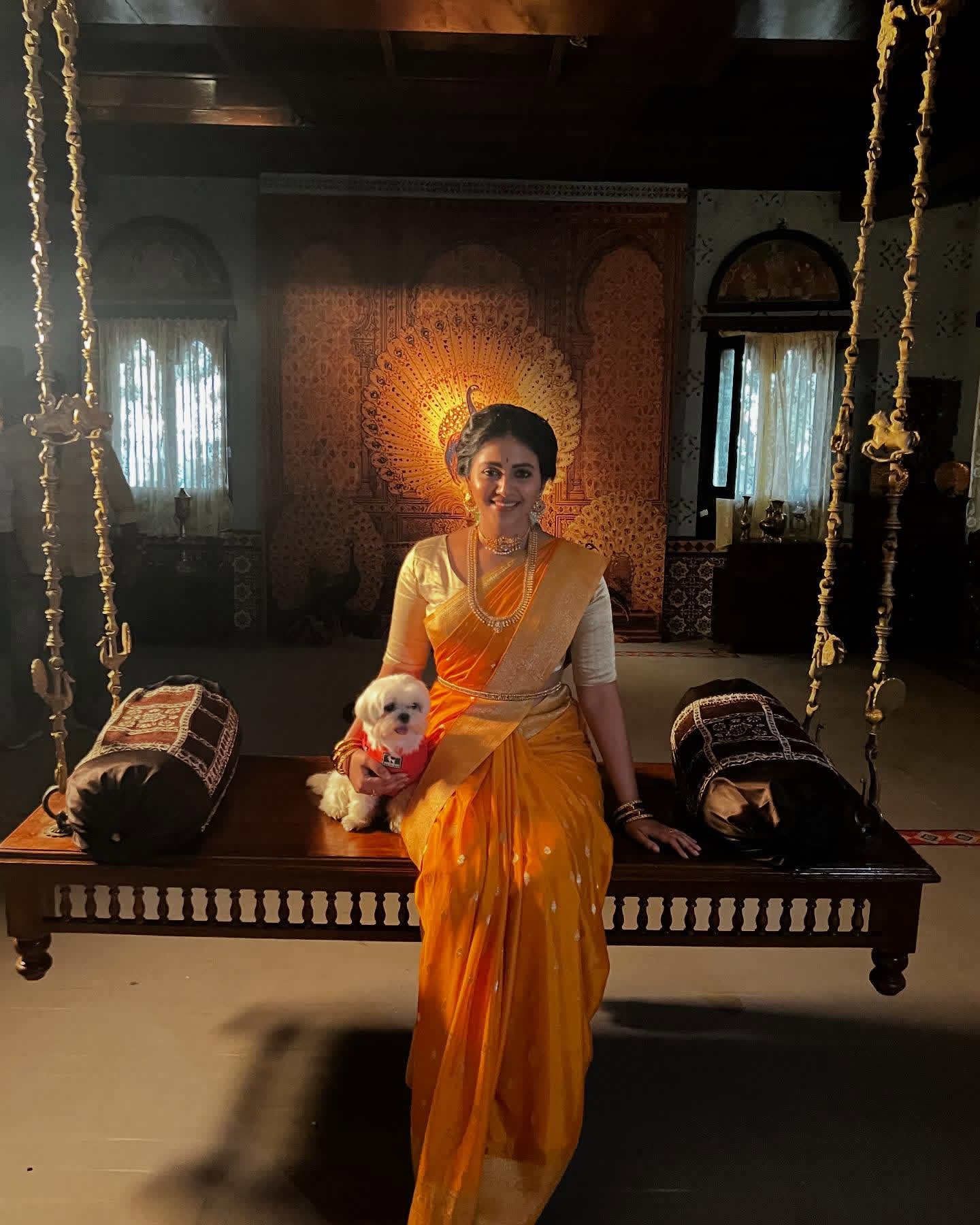 GnSg66EbsAA0iym?format=jpg&name=large