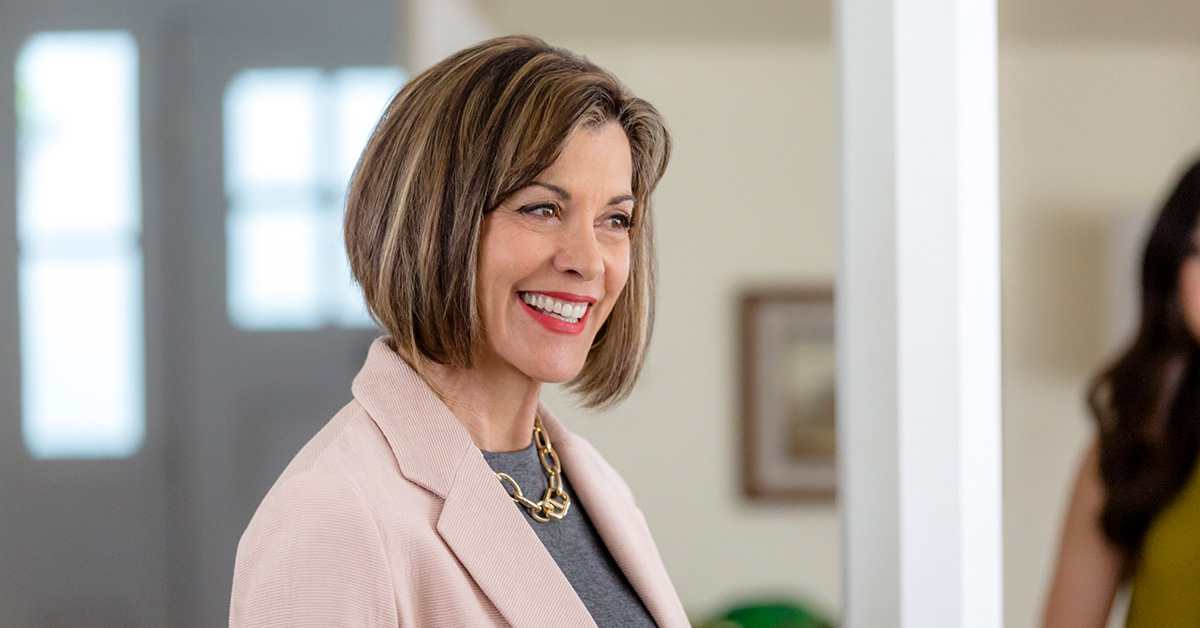 hallmarkmystery's tweet photo. It's a weekend full of @WendieMalick! Don't miss back-to-back #DarrowAndDarrow movies today at 10a/9c, followed by Witness to Murder: A #DarrowMystery! Catch her again in the @HallmarkChannel premiere of #TheChickenSisters tonight at 9/8c or stream now on @HallmarkPlus! https://t.co/gaKNBwHOva