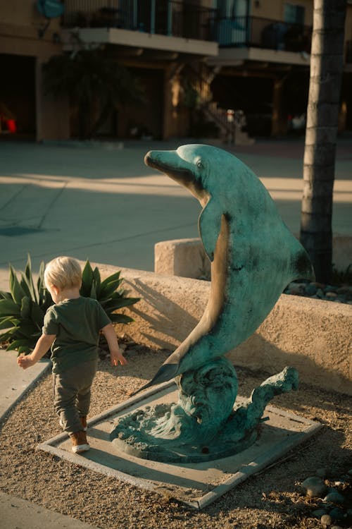 bojavafrica's tweet image. Traveling with kids? Turn it into a magical journey! Let their curiosity guide you, and watch as the world becomes their classroom. Embrace the chaos and cherish the laughter. #FamilyExplorer #KidFriendlyTravel 🌍🎒