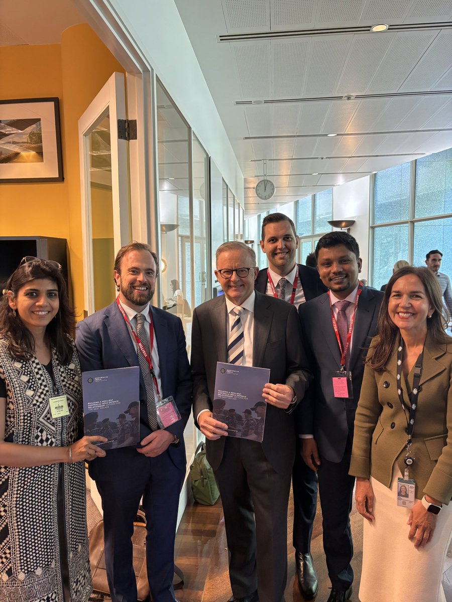 Lisa Singh (@lisa_singh) on Twitter photo It was exciting to be in Parliament House last week on the eve of the PM calling the election and <a href="/AIinstitute/">Australia India Institute</a>’s launch of our new 🇦🇺🇮🇳Defence roadmap report, with our partner <a href="/CSDR_India/">CSDR</a>. Thank you Prime Minister <a href="/AlboMP/">Anthony Albanese</a> for chatting all things defence relations with our team! It was exciting to be in Parliament House last week on the eve of the PM calling the election and <a href="/AIinstitute/">Australia India Institute</a>’s launch of our new 🇦🇺🇮🇳Defence roadmap report, with our partner <a href="/CSDR_India/">CSDR</a>. Thank you Prime Minister <a href="/AlboMP/">Anthony Albanese</a> for chatting all things defence relations with our team!