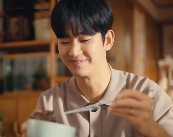 心を癒すには体力が必要

また美味しそうにたくさん食べるスヒョンさんが見たいです。

#キムスヒョンを守れ 
#KimSooHyun
#WeStandwithKimSooHyun