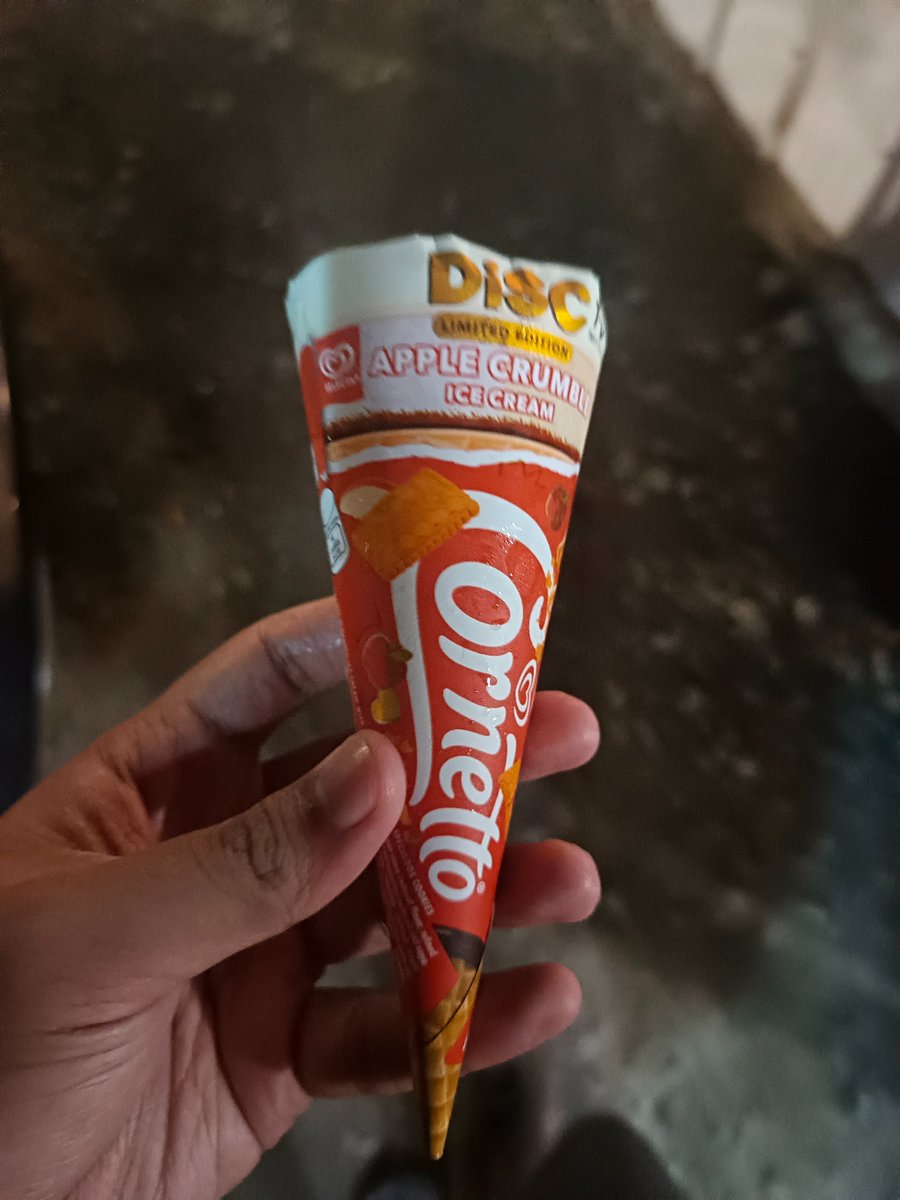 CoroShin14's tweet photo. Magwiwithdraw lang sana eh... Pano, katabi nung atm machine ung ice cream section nang 7/11.

T-O-P top🎸🎸🎸 https://t.co/M70DxGWqSR