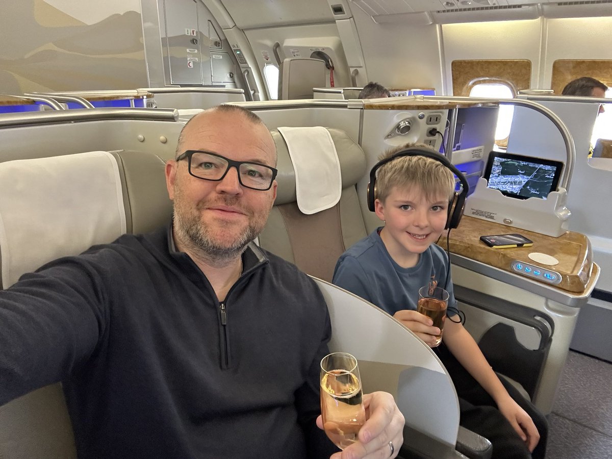 PeoplesAndy's tweet photo. The last leg of another trip around the houses with sidekick! Back to @DXB from @Airport_FRA on #EK46 #Frankfurt #Dubai 🇩🇪✈️🇦🇪 https://t.co/T5aVJ2PGFX