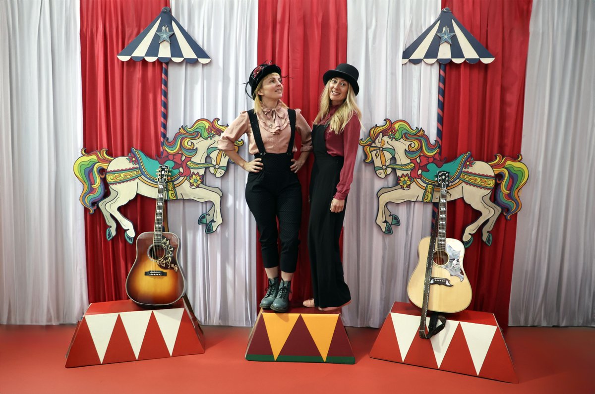 🎶 Sound of the Sirens – Sat 29 Nov 🎶

The Exeter-based duo, Abbe Martin and Hannah Wood, bring an eclectic mix of instruments and soaring harmonies.

🎟️ Book now: ow.ly/JUiI50VpxFv

#SoundOfTheSirens #LiveMusic #TheMetBury