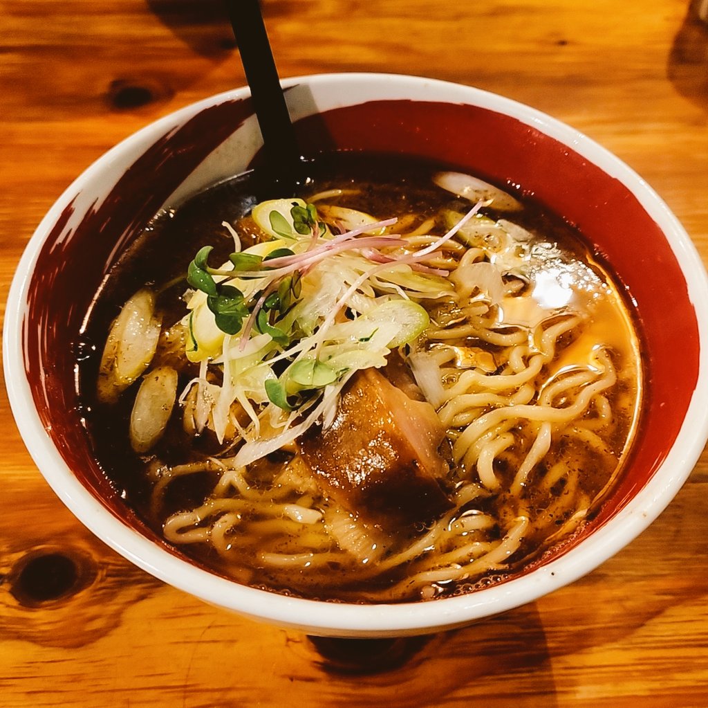 お誘い頂き1ヶ月弱ぶりにポケカをしばかせて頂きました！
脳みそ溶けてしまったけどやっぱ楽しいねぇ〜！
(プレイは思った通り大分ガバだった🙄)