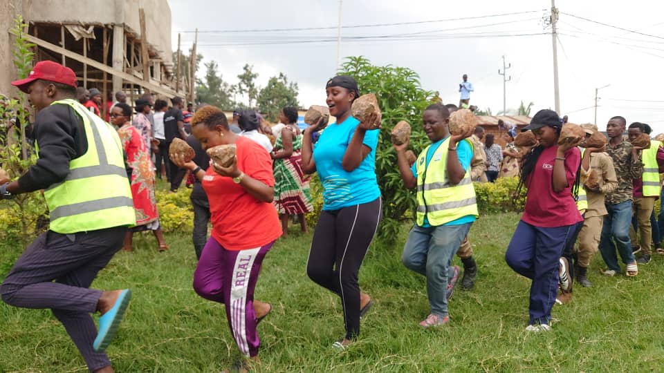 cnjkinyinya's tweet photo. @RwandaYouthVol1 @KinyinyaY ,tariki  ya 29/032025 twakoze umuganda  rusange ngaruka kwezi muri Kinyinya Sector Akagali ka Murama.Twawukoranye n'abaturage bahatuye twawukoreye ku nyubako y'ibiro by' Akagli ka MURUMA karimo kuvugururwa. @RwandaLocalGov @CityofKigali @RYVCP_Gasabo https://t.co/w7wA6zFmrm