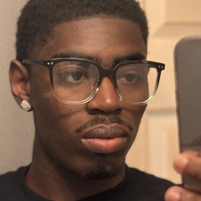 TheeRealJhova's tweet photo. #NewProfilePic https://t.co/gpPzmwiJV1