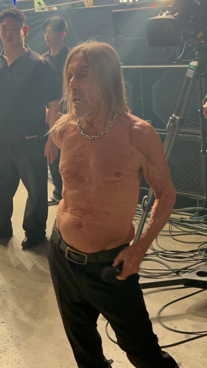 Friskies17's tweet photo. パンスプ　東京
IGGYPOP

もう言葉がないです。
最高過ぎた。
歩くのが困難な77歳が
あれ程のパフォーマンスをしてくれるとは。

イギーポップの
98年のフジの豊洲開催の映像を
その年に見た衝撃から26年経ち、
やっと見る事が出来ました。
見られた事に感謝です https://t.co/Mk5EGC8YNs