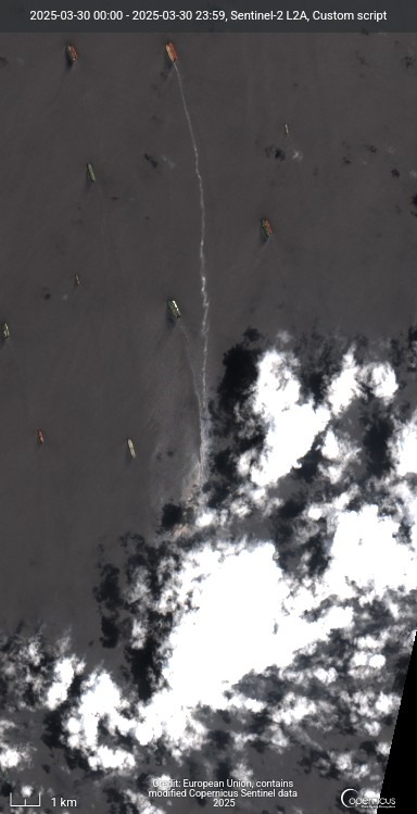 If the <a href="/IMOHQ/">International Maritime Organization</a> members &amp; coastal states have been waiting for an environmental disaster before doing something about illicit Ship-to-Ship (StS) ops in their EEZ, perhaps this #Sentinel2 🛰️📷 image of an 🛢️oil slick off the coast of Eastern Johor, Malaysia 🇲🇾, might motivate them.