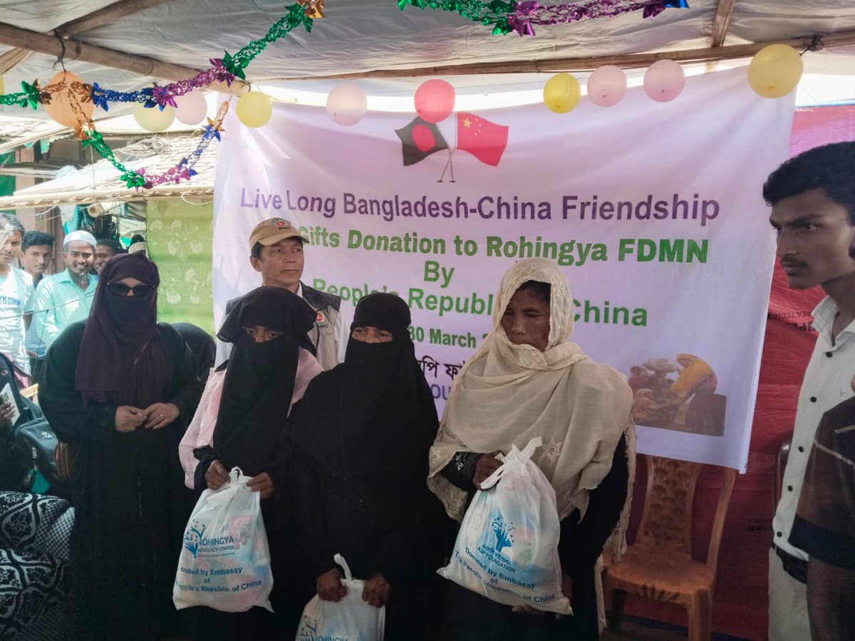 ArakanForum's tweet photo. On behalf of the ARYF, we extend our heartfelt gratitude for this meaningful contribution . With the generous support of the People’s Republic of China, ASP Foundation successfully distributed Eid gifts to the Rohingya FDMN, bringing joy and relief to families in need.
#ARYF https://t.co/oVke9O2m61
