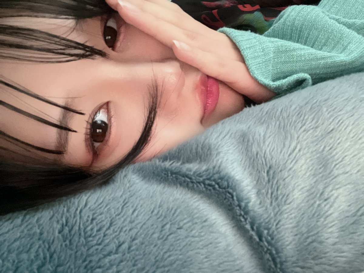 fujisawa_riko's tweet photo. おやしゅみ、まだ早いか https://t.co/ldxQmeezYn