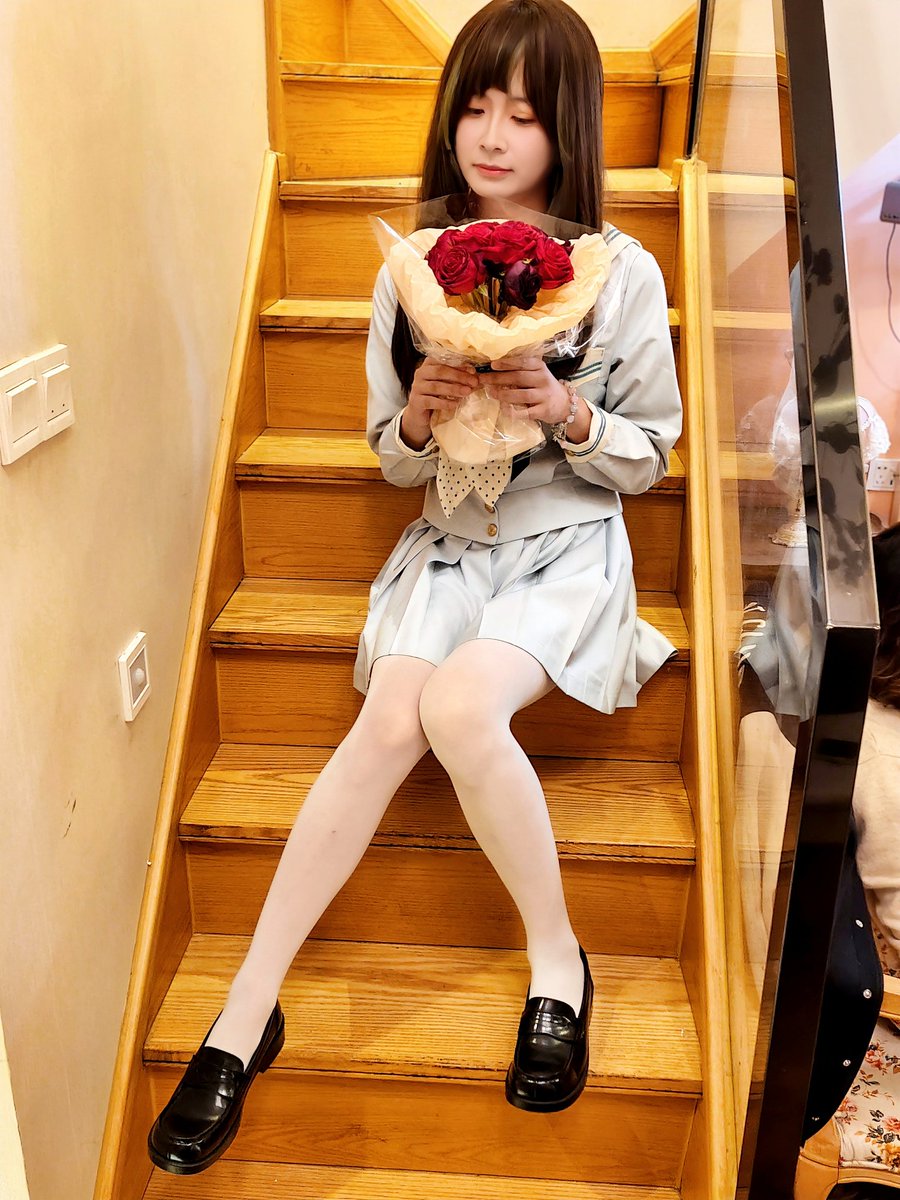 Benzi114514's tweet photo. 送你一束小花花 https://t.co/A9qHMa9ViE