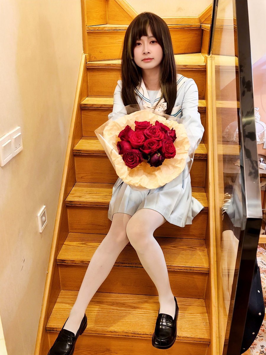Benzi114514's tweet photo. 送你一束小花花 https://t.co/A9qHMa9ViE