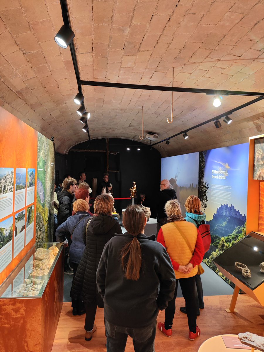 <a href="/omniumPlaMont/">Òmnium Pla de Montserrat</a> S'ha visitat la sagrera, la Torre del Rellotge i el museu del Centre Cultural de #CalPuigjaner.