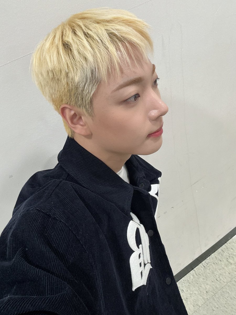 ONF_members's tweet photo. #이션

월요병 치료제는 나! https://t.co/z0v8n7q55u