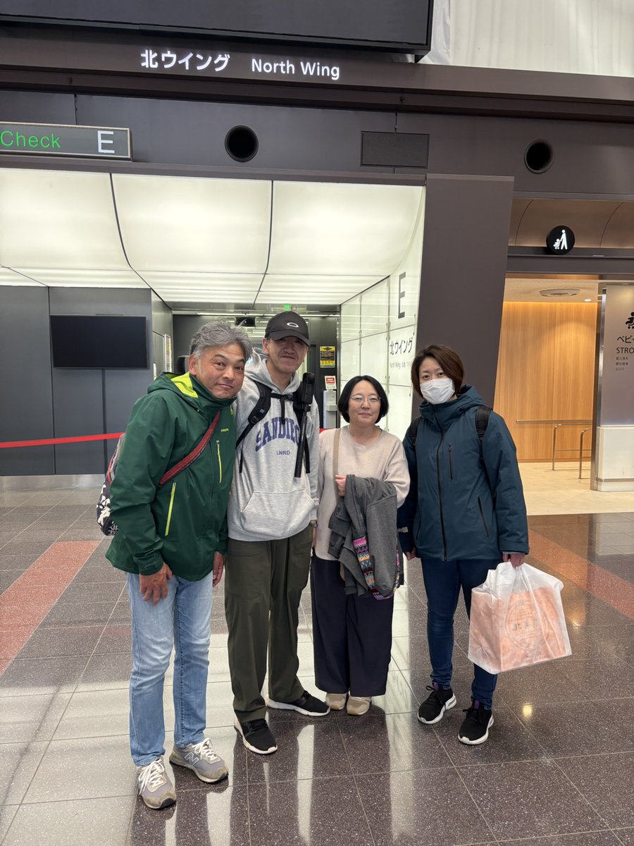 bc79225873's tweet photo. 久しぶりの再会からぁ～のぉ、初上陸 ✈️

First landing after a long time since reunion.

#日本 #再会 #石垣島 #japan #Reunion #ishigakijima https://t.co/4RQUBzJoHo