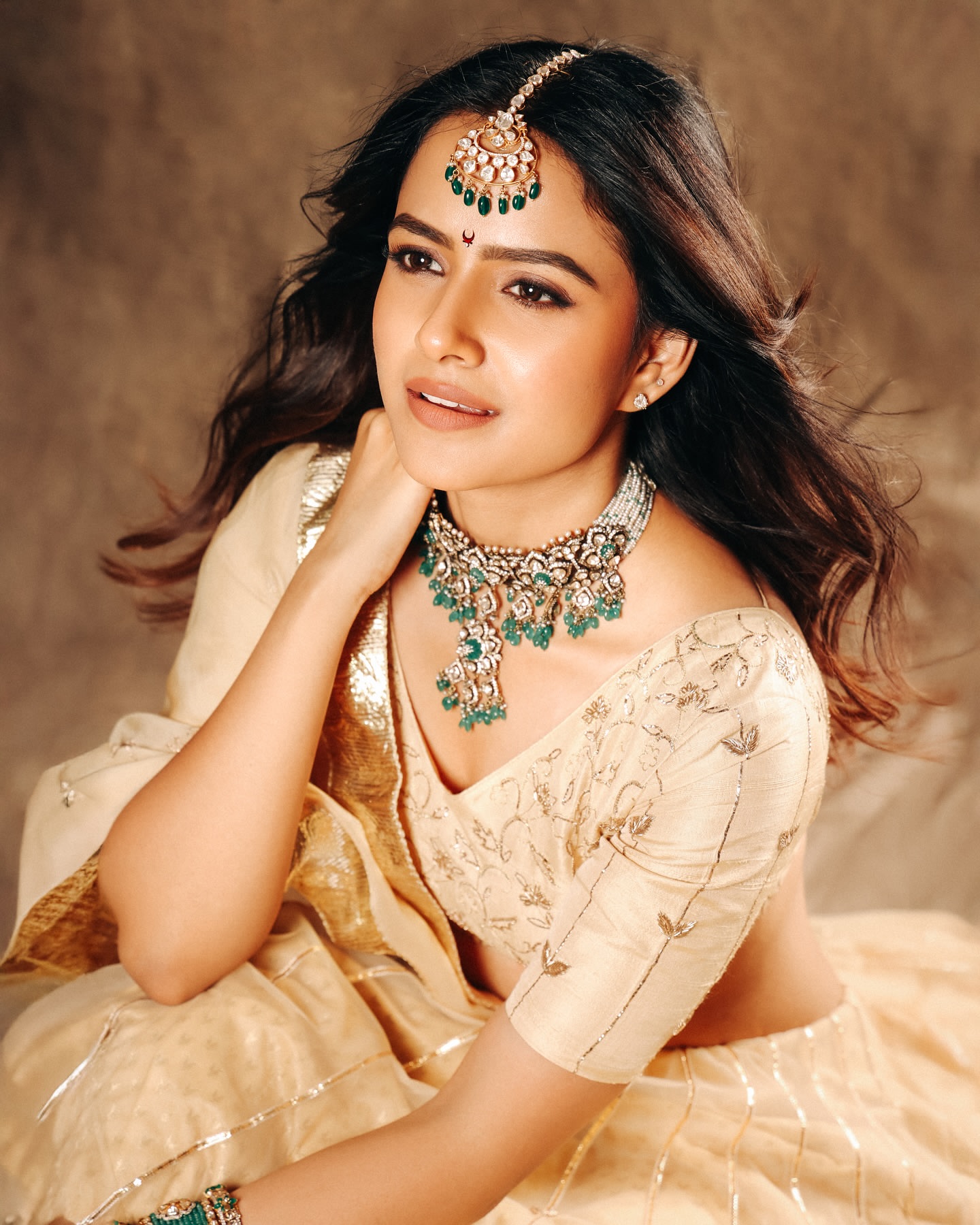 GnSqIQfaIAAhr-R?format=jpg&name=large