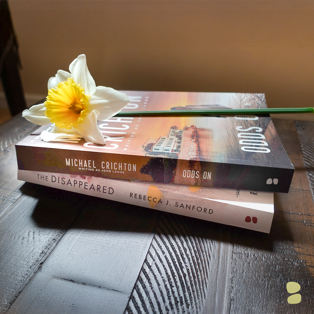 BlackstoneAudio's tweet photo. Feeling the Sunday scaries?😱📚🫣Double your thrills by diving into two Blackstone books dropping in trade paperback in two days on Tuesday, 4/1:
📕ODDS ON by @CrichtonBooks (writing as #JohnLange)
📙THE DISAPPEARED by @rsanford
.
.
#ODDSON #THEDISAPPEARED #MichaelCrichton https://t.co/eTnTwtOFxS