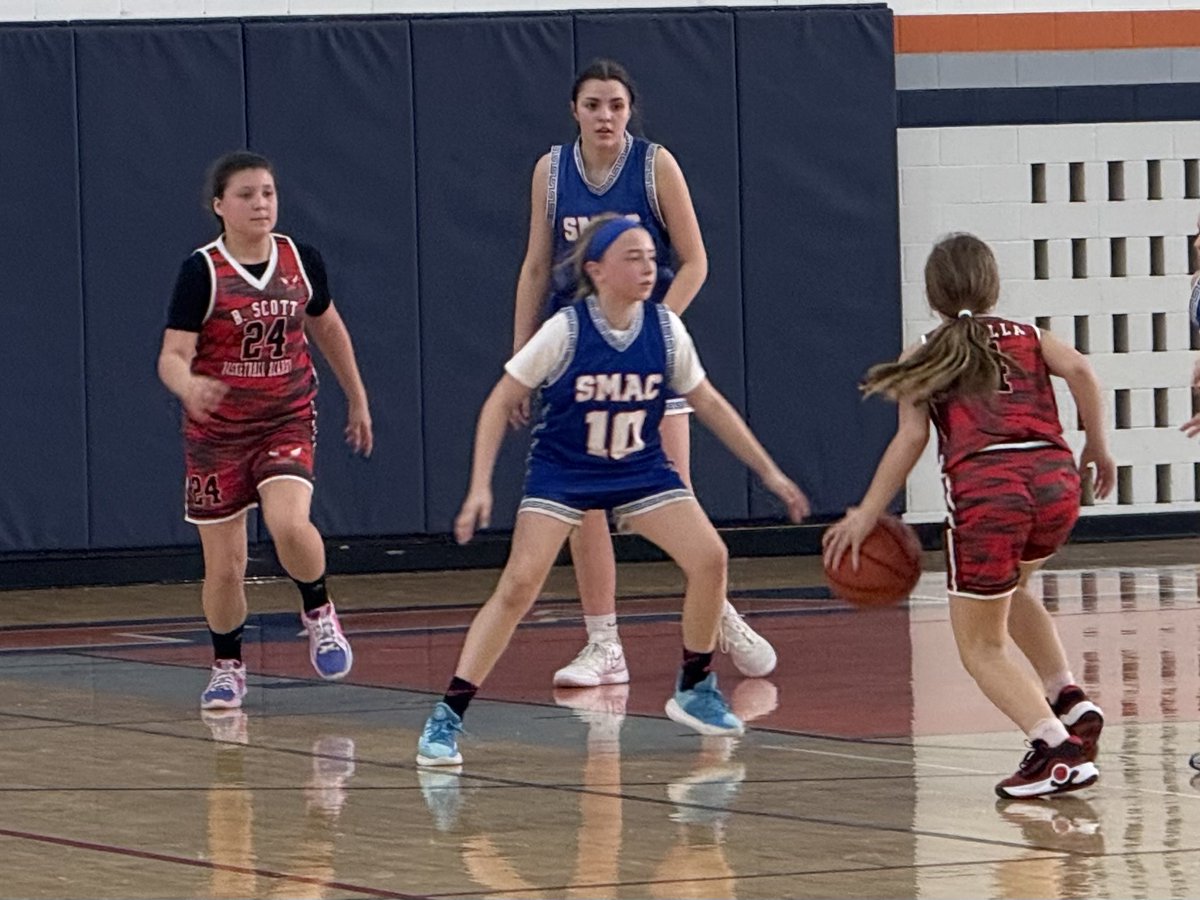 CoachJPfahl's tweet photo. LOVED watching @RRTravelBball Avery, Sydney &amp; Laura play for their @SMACBasketball Lady Hoopers AAU team yesterday. I LOVE the chemistry that these 3 have together all three played HUGE parts in their teams BIG WINS today! #Relentless #NoExcuses https://t.co/9KT0mWWcQv